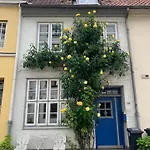 Дом отдыха Kulturdenkmal 60 M2 Historisches Balkenhaeuschen Von 1749 Любек