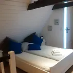 Kulturdenkmal 60 M2 Historisches Balkenhaeuschen Von 1749 * Любек