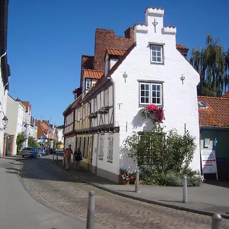 בית נופש Kulturdenkmal 60 M2 Historisches Balkenhaeuschen Von 1749 ליבק